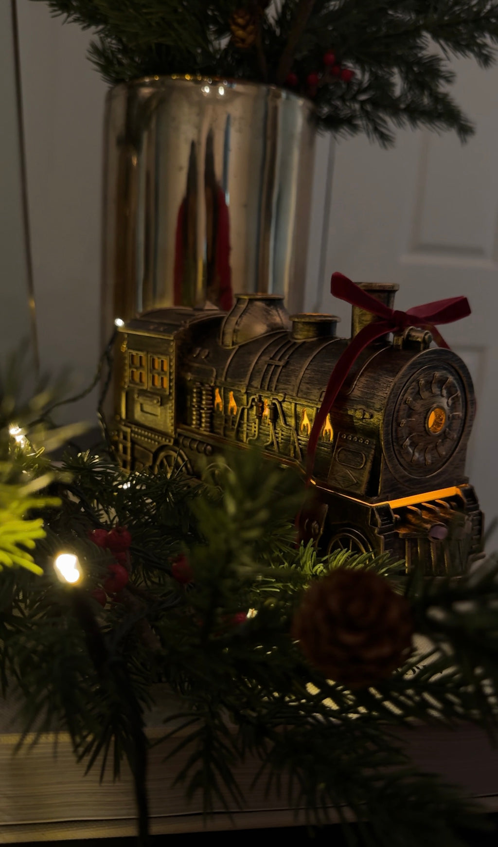 Vintage Brass Train Aromatherapy Humidifier