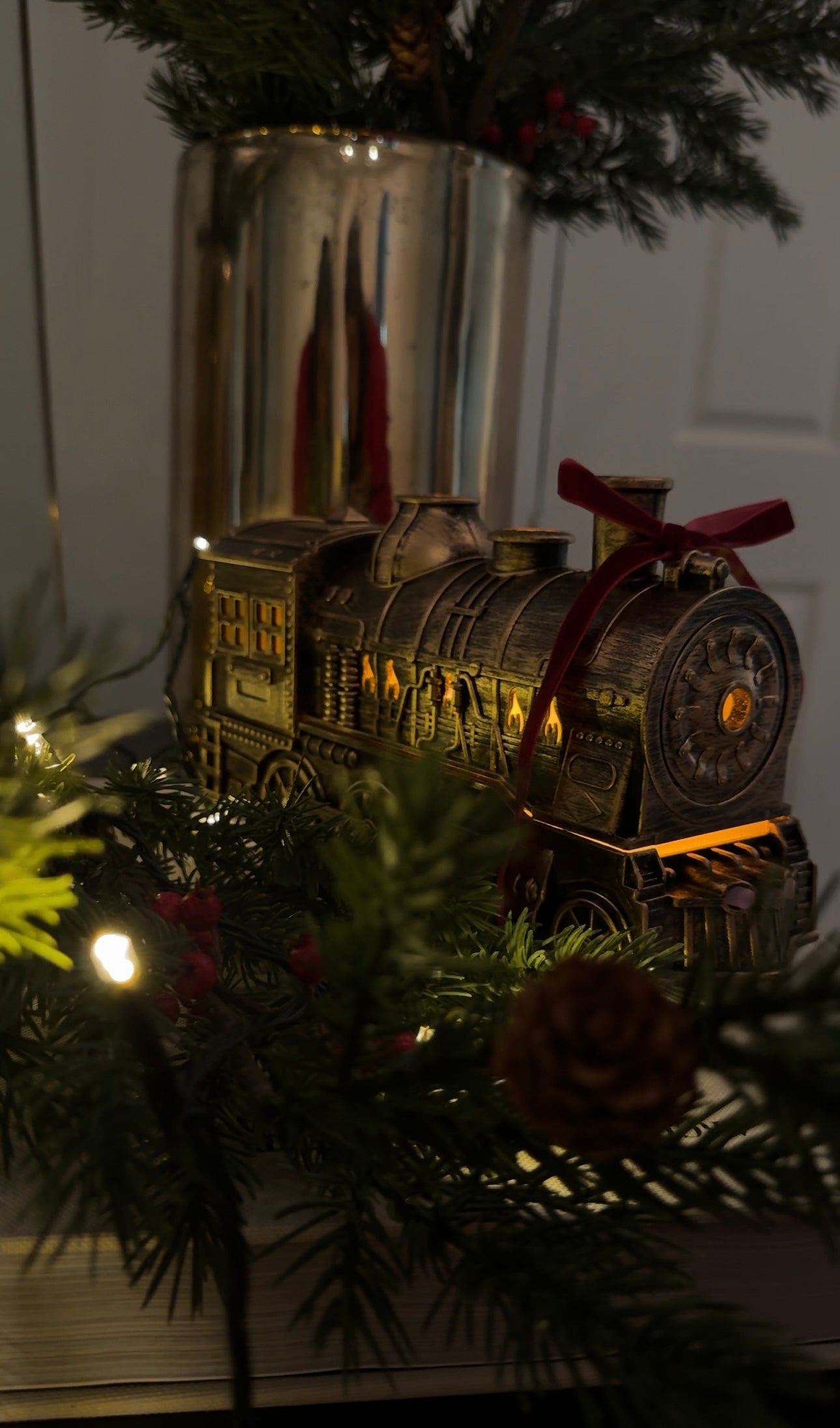 Vintage Brass Train Aromatherapy Humidifier