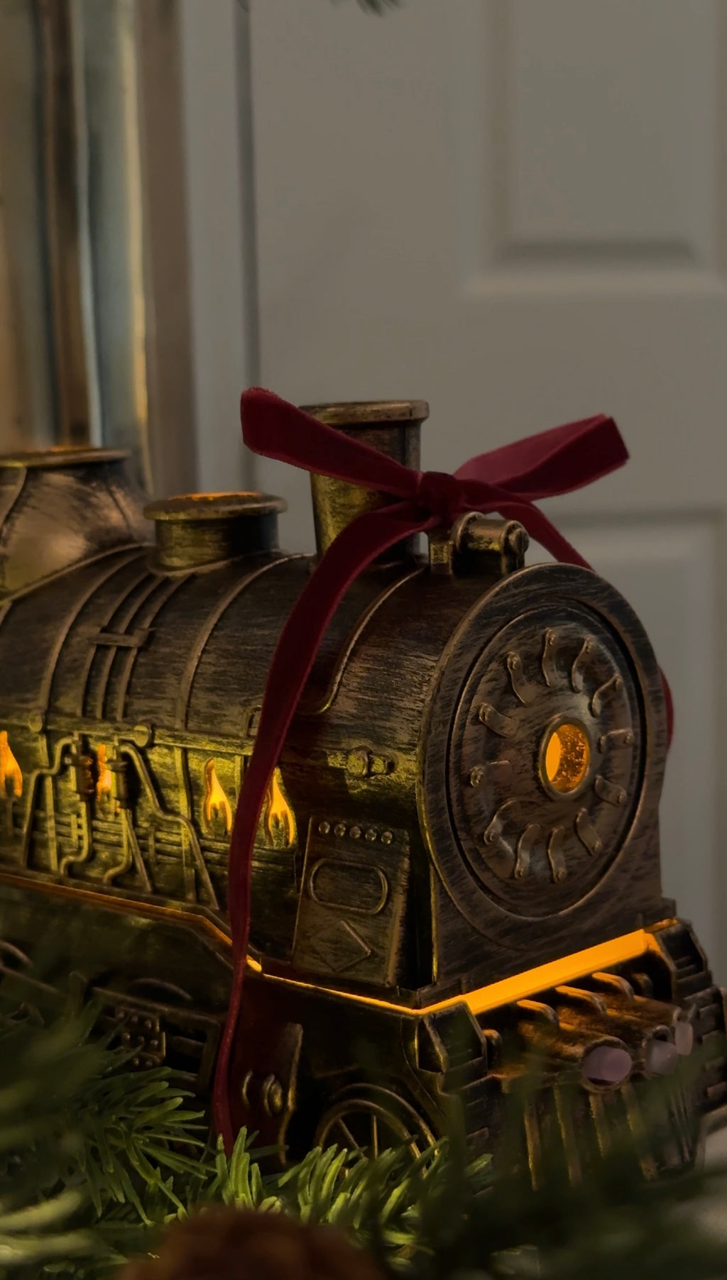 Vintage Brass Train Aromatherapy Humidifier